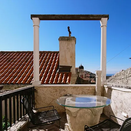 Monte Santo By Duhomes Guest house