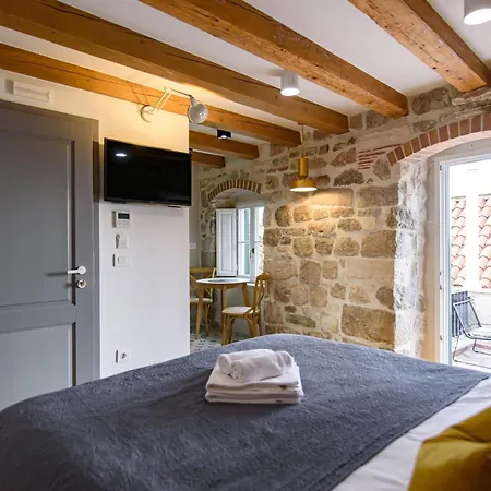 Monte Santo By Duhomes