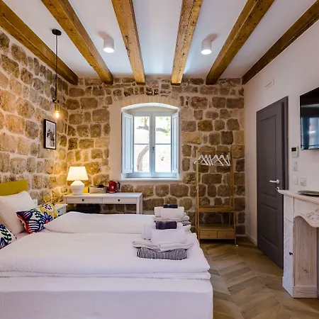 Monte Santo By Duhomes