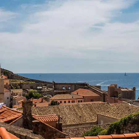 Monte Santo By Duhomes Guest house