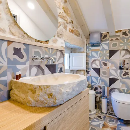 Monte Santo By Duhomes Guest house