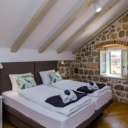 Monte Santo By Duhomes Guest house