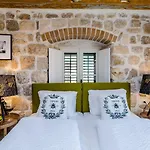 Monte Santo By Duhomes Pensionat 3*