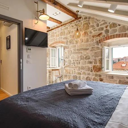 Monte Santo By Duhomes